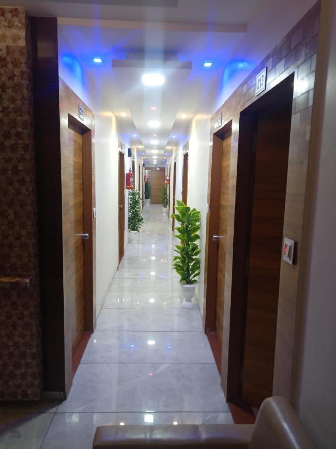 Hotel Dreamland Vadodara Eksteriør billede