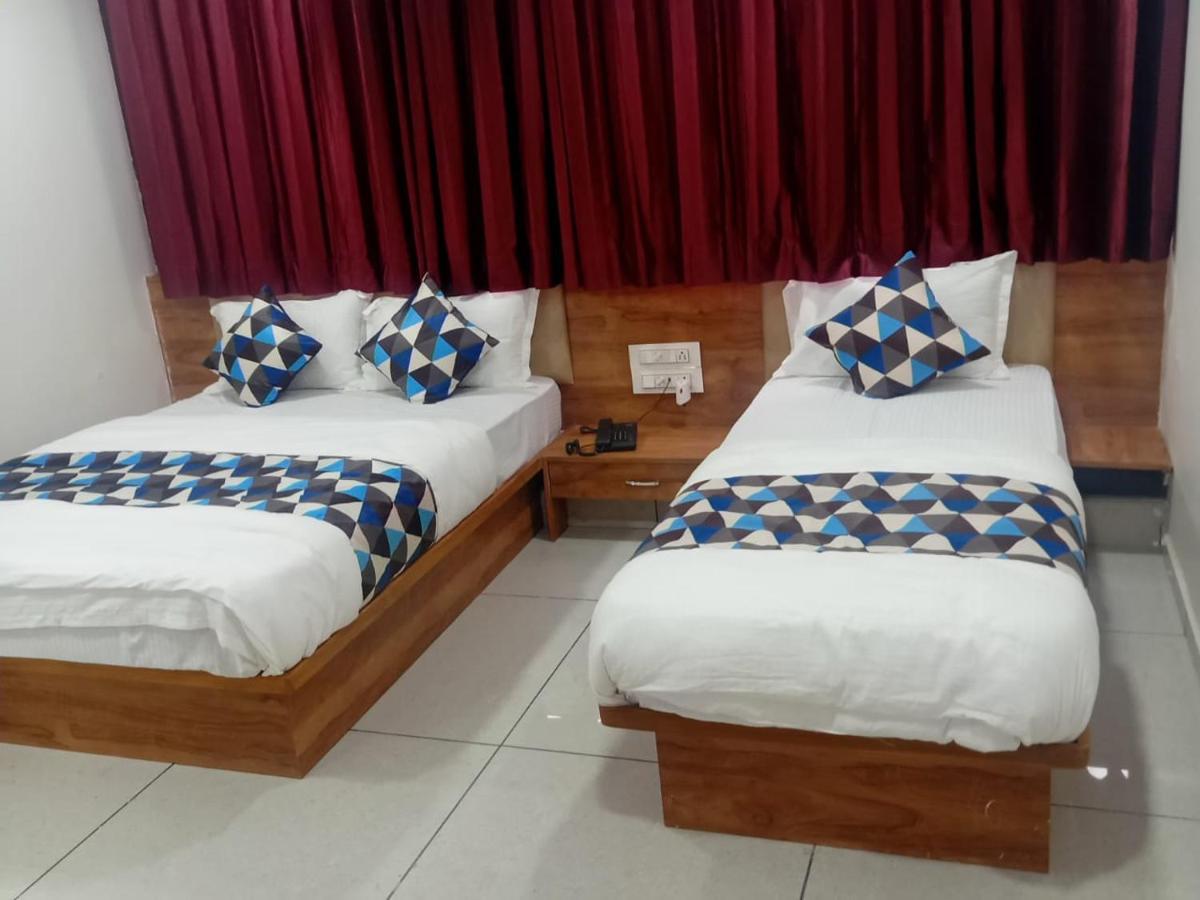 Hotel Dreamland Vadodara Eksteriør billede