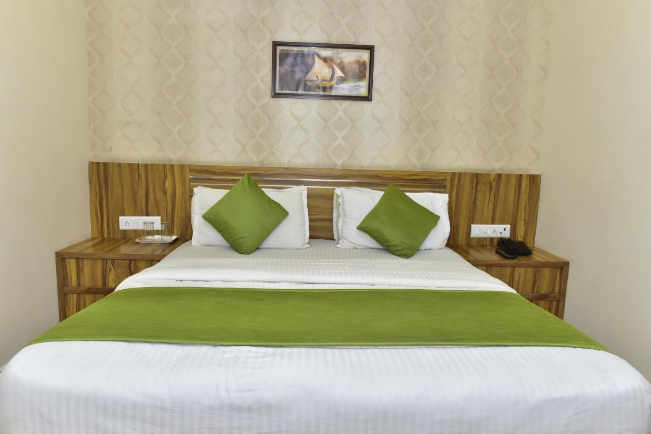 Hotel Dreamland Vadodara Eksteriør billede