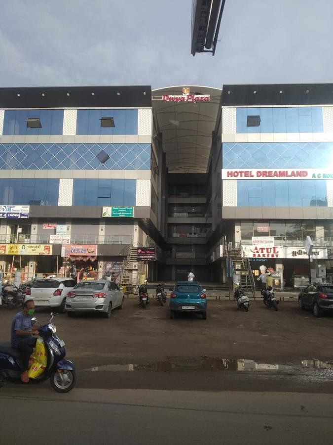 Hotel Dreamland Vadodara Eksteriør billede